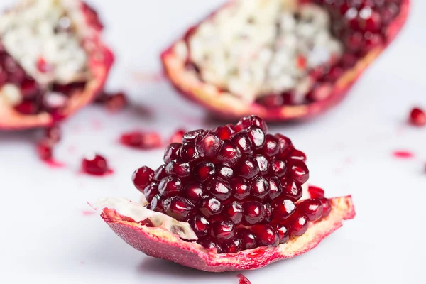 Fresh pomegranate — Stock Photo, Image