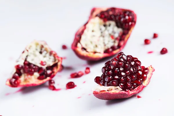 Fresh pomegranate — Stock Photo, Image