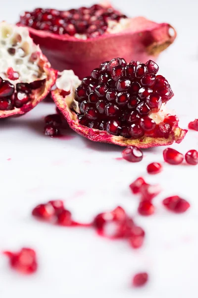 Fresh pomegranate — Stock Photo, Image