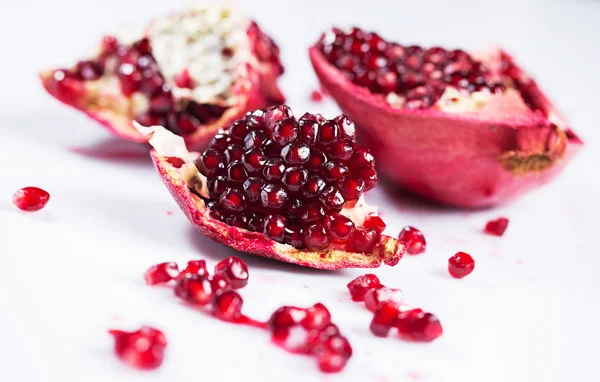 Fresh pomegranate — Stock Photo, Image