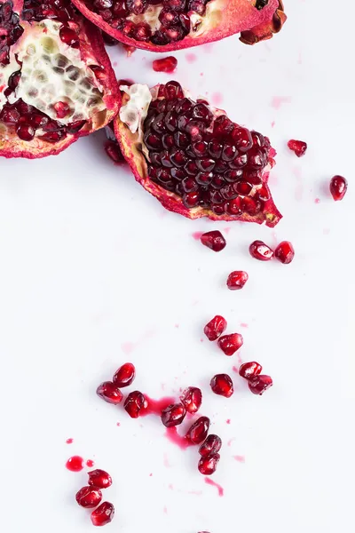 Fresh pomegranate — Stock Photo, Image