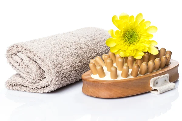 Towel and brush for massage — Stock Photo, Image