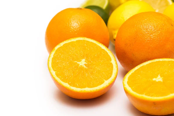 Fructe proaspete de portocale — Fotografie, imagine de stoc