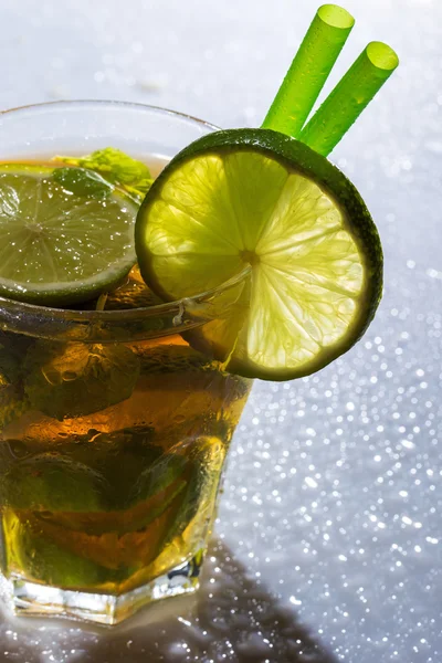 Fresh ice tea with lime — Stock Photo, Image