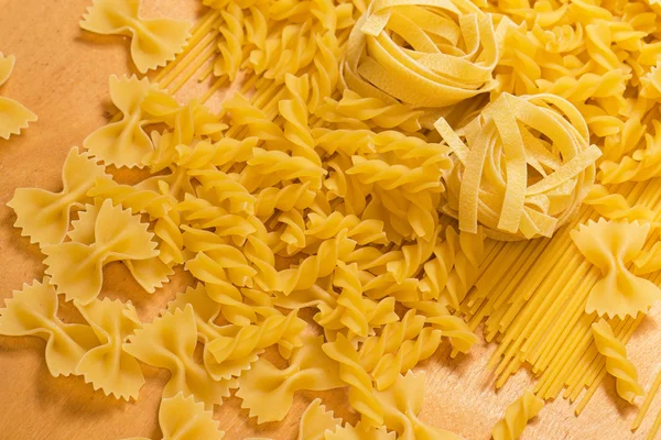 Uncooked macaroni — Stock Photo, Image