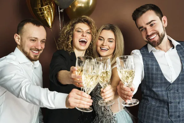 Group Beautiful Well Dressed Party People Celebrating Holiday Event Drinking — Stock Photo, Image