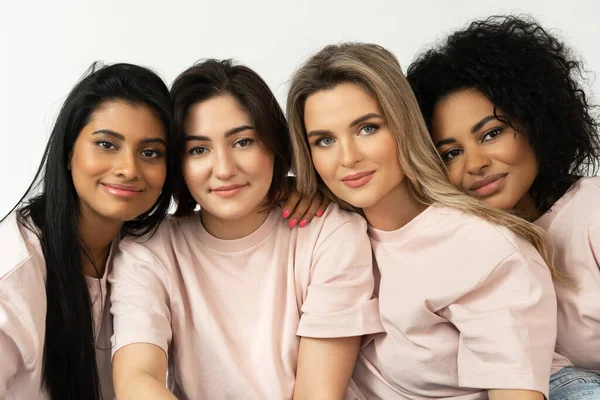 Ομάδα Γυναικών Διαφορετικής Εθνικότητας Πολυπολιτισμική Ποικιλομορφία Και Φιλία Γυναικεία Πρόσωπα — Φωτογραφία Αρχείου