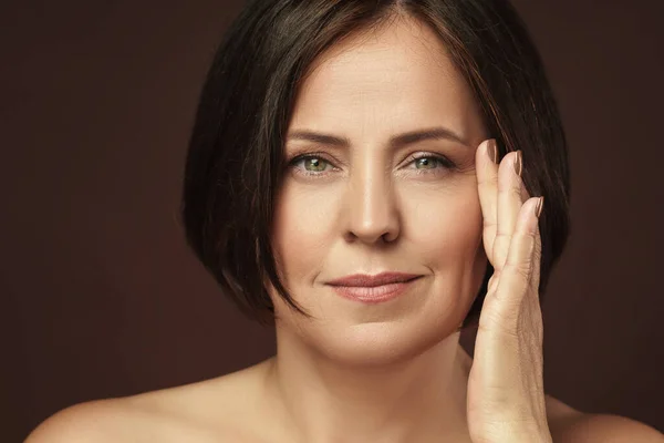 Portrait Beautiful Middle Aged Woman Clean Wrinkled Skin — Stock Photo, Image