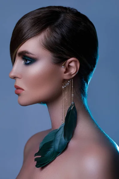 Portrait Von Sexy Model Stilvollem Bild Mit Glatten Haaren Bedeckt — Stockfoto
