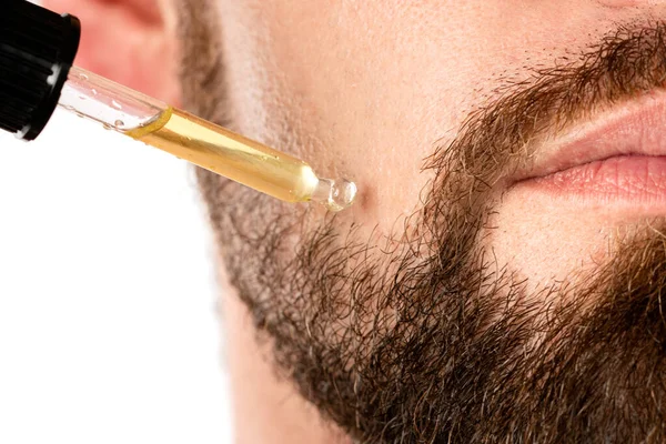 Primer Plano Cara Masculina Pipeta Con Aceite Para Crecimiento Barba —  Fotos de Stock