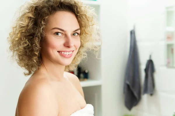 Portrait Young Beautiful Woman Curly Hair Shower Bathroom — Stock Photo, Image