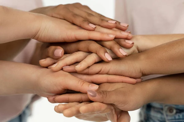 Closeup Different Ethnicity Female Hands Multicultural Diversity Friendship — Stock Photo, Image