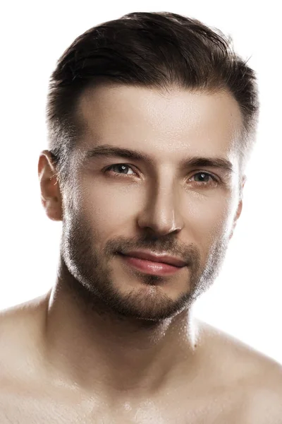 Retrato Homem Bonito Jovem Com Rosto Molhado Após Chuveiro Fundo — Fotografia de Stock