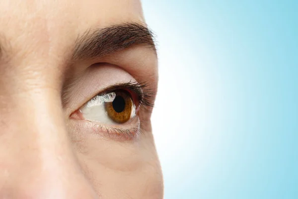 Close Female Eye Blue Background Rejuvenation Ophthalmology Concepts — Stock Photo, Image