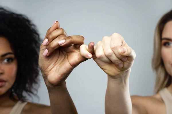Pinky Promise Gesture African Caucasian Women Interracial Friendship Care Support — Stock Photo, Image