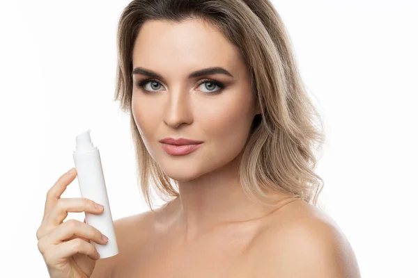 Young Woman Smooth Skin Holding White Bottle Moisturizing Cream Cleanser — Stock Photo, Image