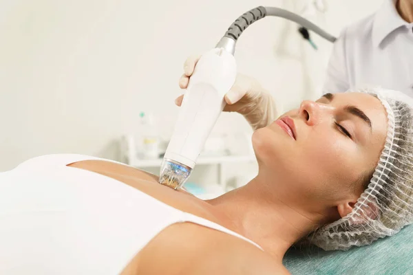 Beautiful Woman Radiofrequency Lifting Treatment Medical Aesthetic Clinic — Stock Photo, Image