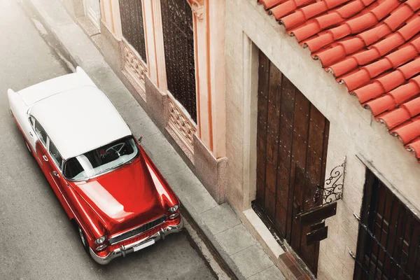 Red White Retro Car Parked Havana City Street — Stock Photo, Image