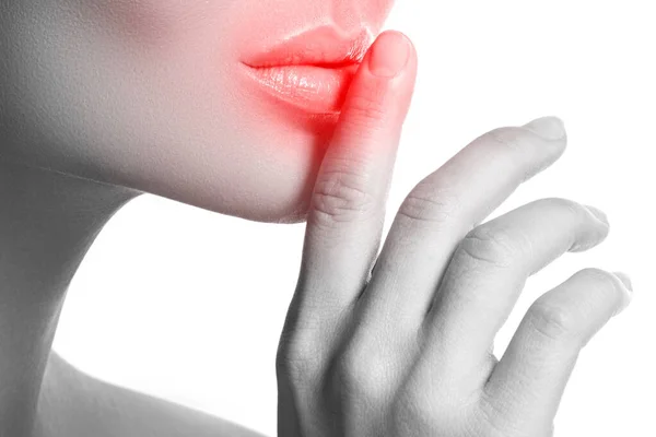 Lábios Femininos Com Área Vermelha Lábio Afetado Com Herpes Simples — Fotografia de Stock