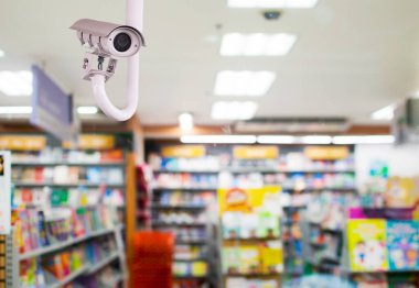 Büyük şehrin sokaklarında kapalı devre kameraları (CCTV)