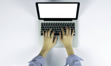 Akıllı telefon ofis tarzına sahip tablet bilgisayar dizüstü bilgisayarı üzerinde üst görünüm .