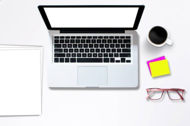 Akıllı telefon ofis tarzına sahip tablet bilgisayar dizüstü bilgisayarı üzerinde üst görünüm .