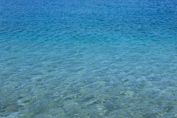 Синяя Прозрачная Текстура Морской Воды Транквилируйте Фон Чистой Океанской Воды — стоковое фото