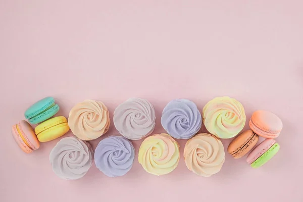 Various Desserts Macaroons Marshmallows Zephyrs Closeup Traditional Colored Sweet Desserts — Stockfoto