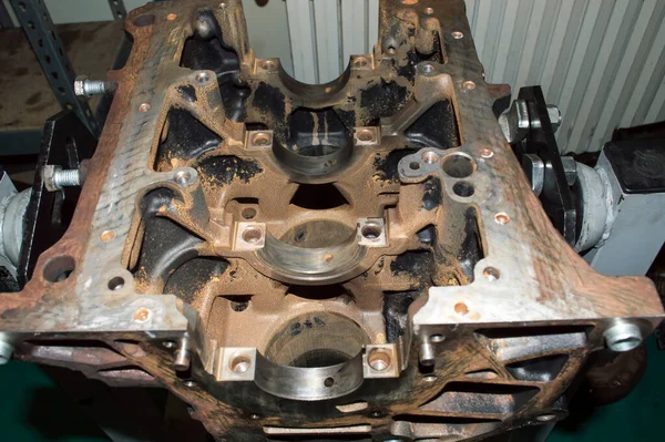 Vista Parte Inferior Viejo Bloque Cilindros Oxidados Motor Combustión Interna — Foto de Stock