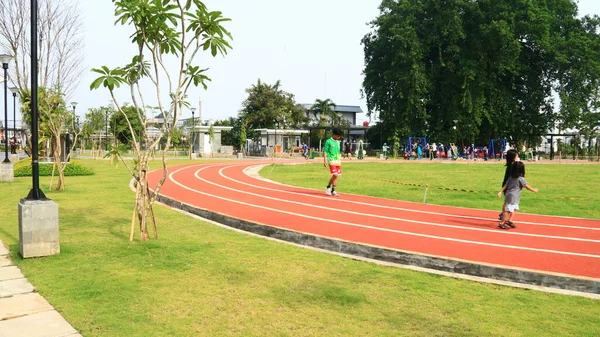 Bogor Indonesia Marzo 2022 Caminata Visitantes Pista Atletismo Alun Alun — Foto de Stock