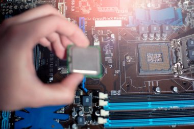 Pahalı bilgisayar tamir işlemcileri. PC bileşenlerinin maliyetinde artış. 