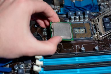 Pahalı bilgisayar tamir işlemcileri. PC bileşenlerinin maliyetinde artış. 