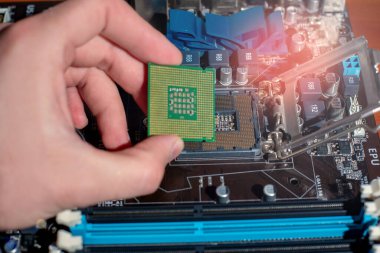 Pahalı bilgisayar tamir işlemcileri. PC bileşenlerinin maliyetinde artış.