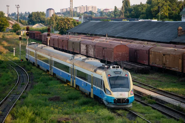 Chisinau Moldova 2021年9月12日 在基希讷乌的M 004和003号列车 — 图库照片