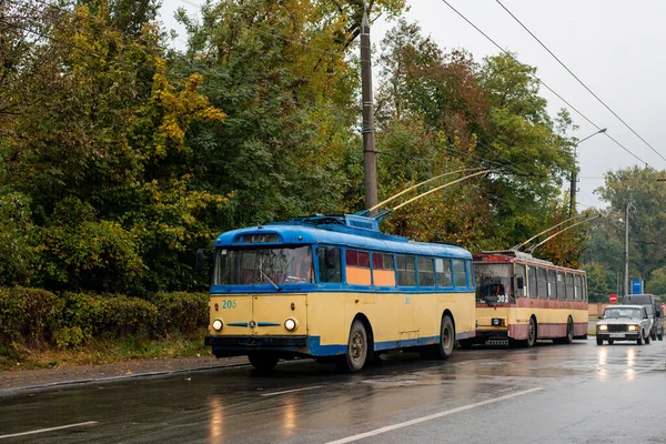 Chernivtsi Ucrânia Outubro 2021 Trolleybuses Skoda 9Tr 205 Skoda 14Tr — Fotografia de Stock