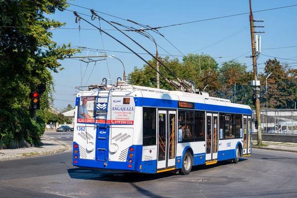 Chisinau Moldova Septiembre 2021 Trolebús Rtec 62321 Bkm 1362 Montando — Foto de Stock