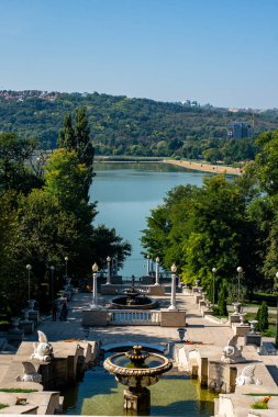 Valea Morilor Parkı 'nda göle bakan merdivenler, Chisinau..