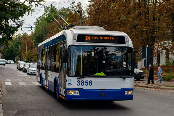 Chisinau Moldova September 2021 Trolleybus Bkm 321 3856 Riding Passengers — Stock Photo, Image