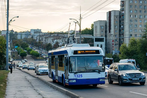 Chisinau Moldova September 2021 Trolleybus Rtec 62321 Bkm 1325 Riding — Stock Photo, Image