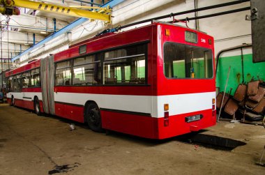 IVANO-FRANKIVSK, UKRAINE - Ekim 07, 2017. Trolleybus Graf & Stift NGT204 M16 #199 (ex. Salzburg # 246) Ivano-Frankivsk troleybüs deposunda.