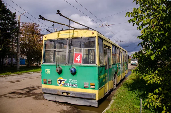 Ivano Frankivsk Ukraine Październik 2017 Trolejbus Skoda 14Tr 136 Zajezdni — Zdjęcie stockowe