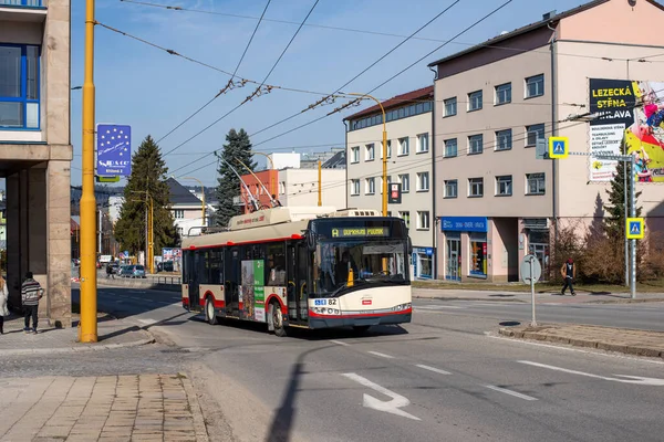 Jihlava Republika Czeska Lutego 2022 Trolejbus Skoda 26Tr Solaris Jeżdżący — Zdjęcie stockowe