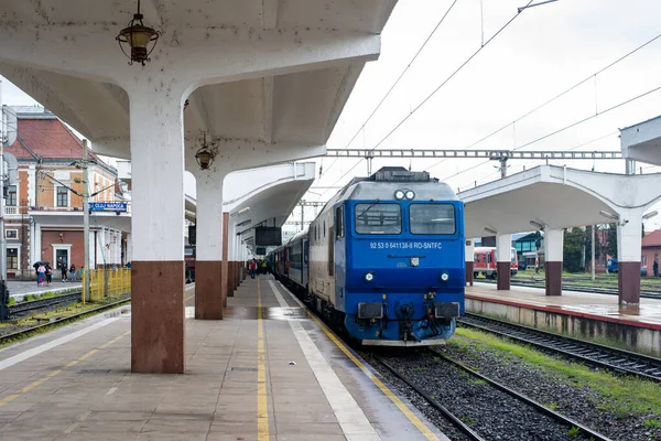 CLUJ-NAPOKA, ROMANIA - 27 Nisan 2022. Lokomotif 060-DA # 92 53 0 641138-8 Cluj-Napoka sokaklarında.