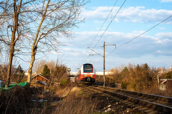 Bratysława Słowacja Lutego 2022 Pociąg Siemens 4746 516 Austria Jadący — Zdjęcie stockowe