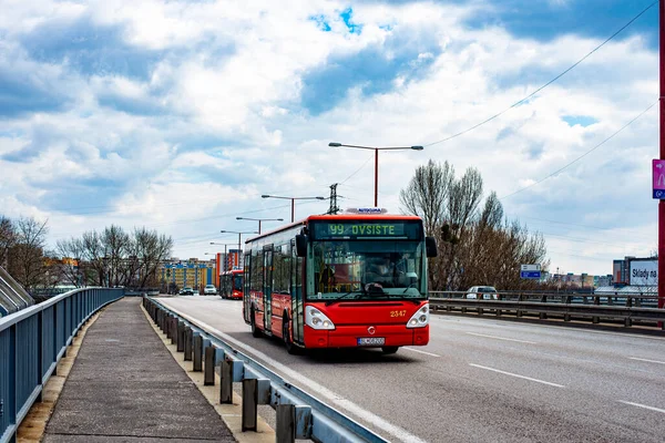 Bratislava Slovakia 2022 Irisbus Citelis 12M 2347 브라티슬라바 거리를 달리는 — 스톡 사진