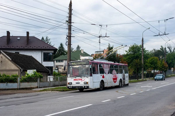 Chernivtsi Ukraine August 2022 Trolleybus Skoda 14Tr 367 Plzen 435 — Stockfoto
