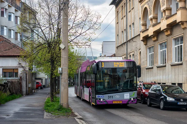 Cluj Napoka Rumunia Kwietnia 2022 Trolleybus Solaris Trollino Skoda 311 — Zdjęcie stockowe