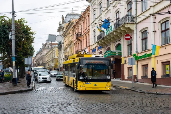 Cherniwtsi Ukraina Października 2022 Trolleybus Dnipro T203 Maz 389 Jazda — Zdjęcie stockowe