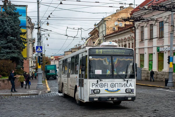 Chernivtsi Ukraine 2022 트롤리버스 스코다 14Tr 366 거리에서 3247 — 스톡 사진