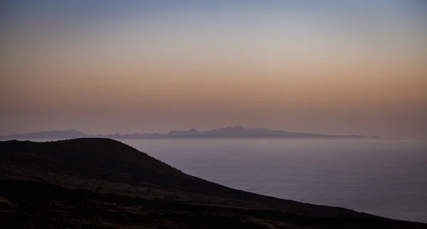 Meer mit der untergehenden Sonne — Stockfoto